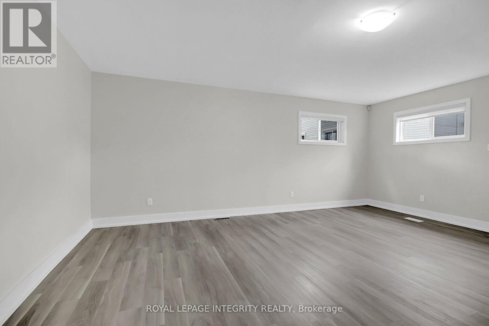 Photo 10 of 209 Hannah Street, Ottawa ON