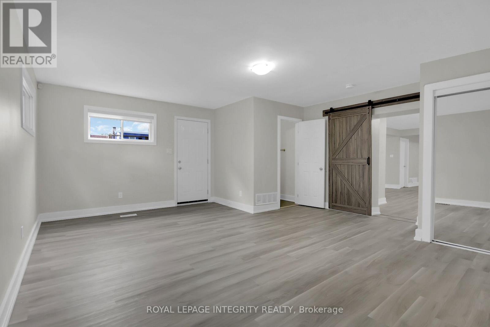 Photo 13 of 209 Hannah Street, Ottawa ON
