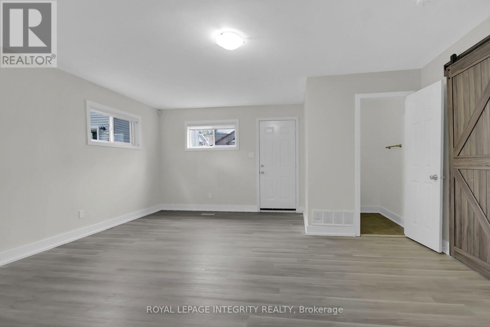 Photo 15 of 209 Hannah Street, Ottawa ON