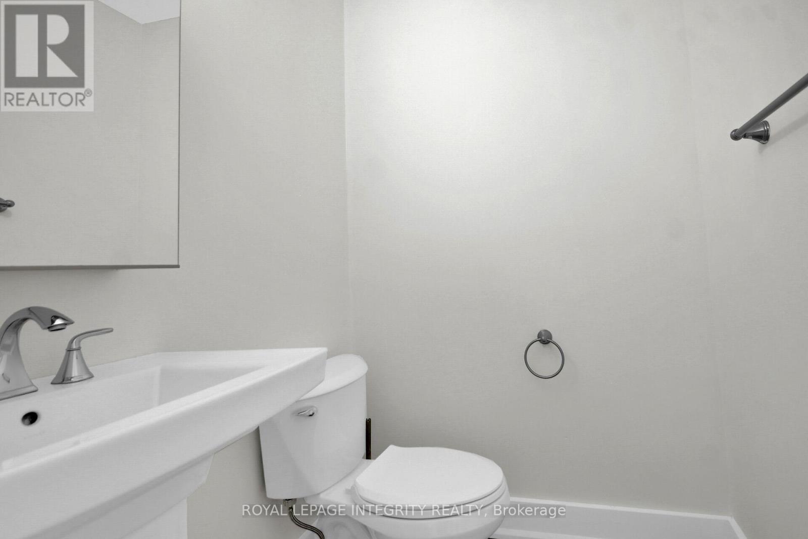 Photo 16 of 209 Hannah Street, Ottawa ON
