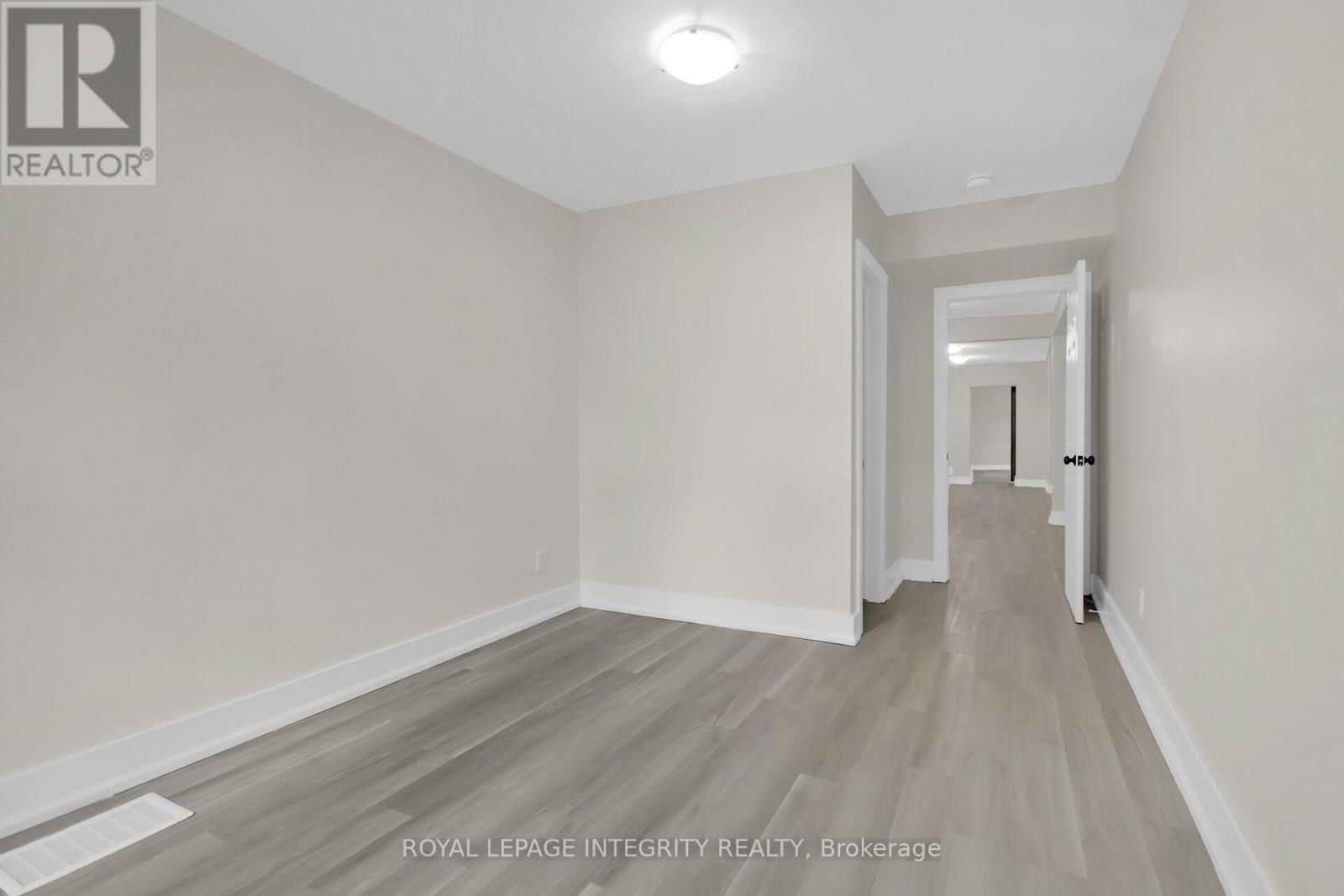 Photo 22 of 209 Hannah Street, Ottawa ON