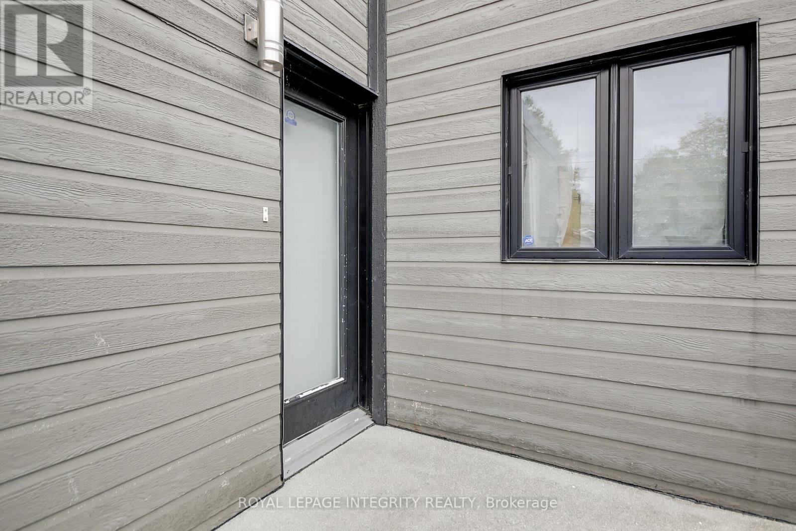 Photo 25 of 209 Hannah Street, Ottawa ON