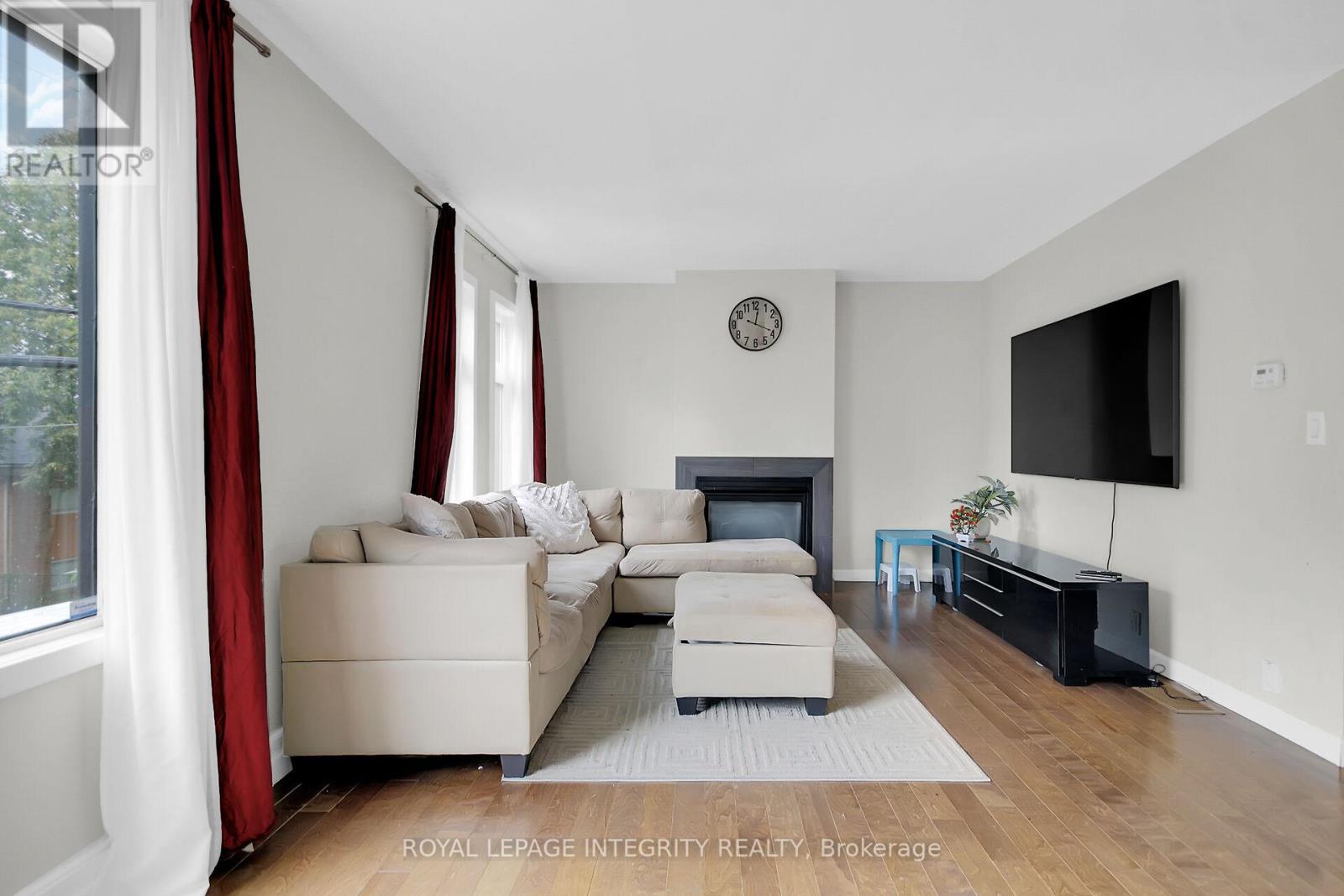 Photo 27 of 209 Hannah Street, Ottawa ON
