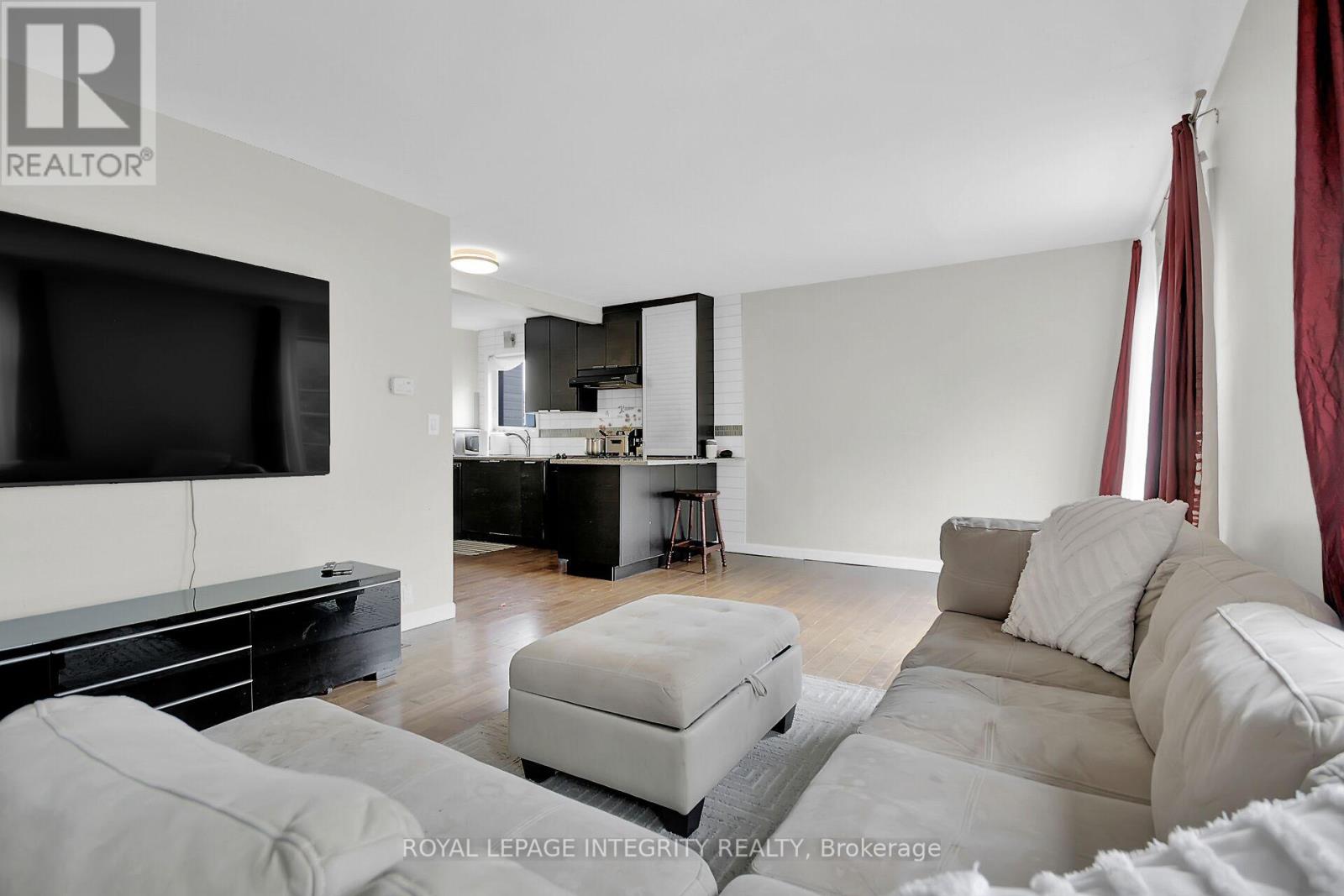 Photo 28 of 209 Hannah Street, Ottawa ON