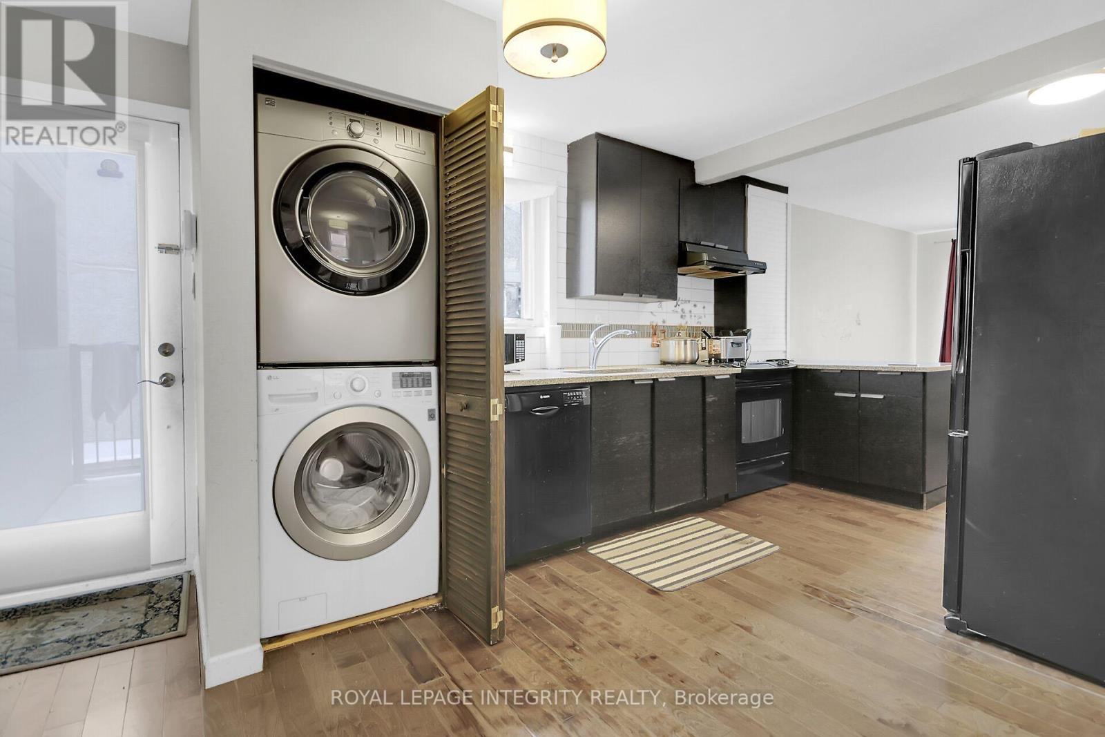 Photo 32 of 209 Hannah Street, Ottawa ON