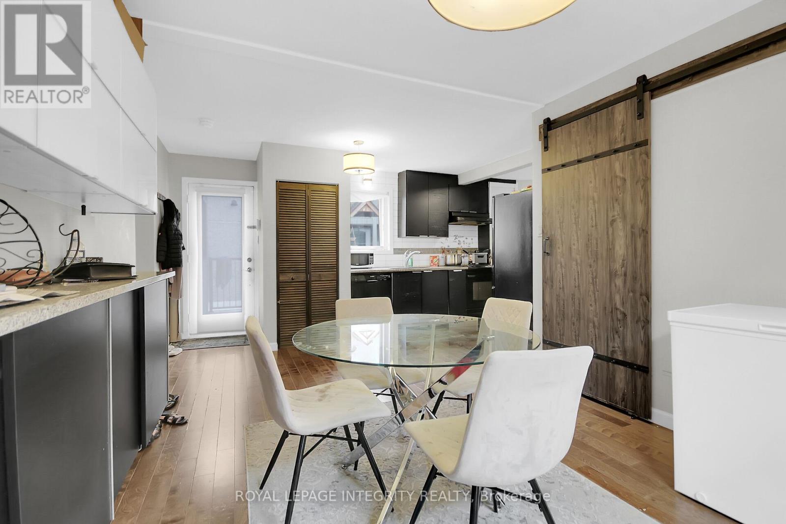 Photo 34 of 209 Hannah Street, Ottawa ON