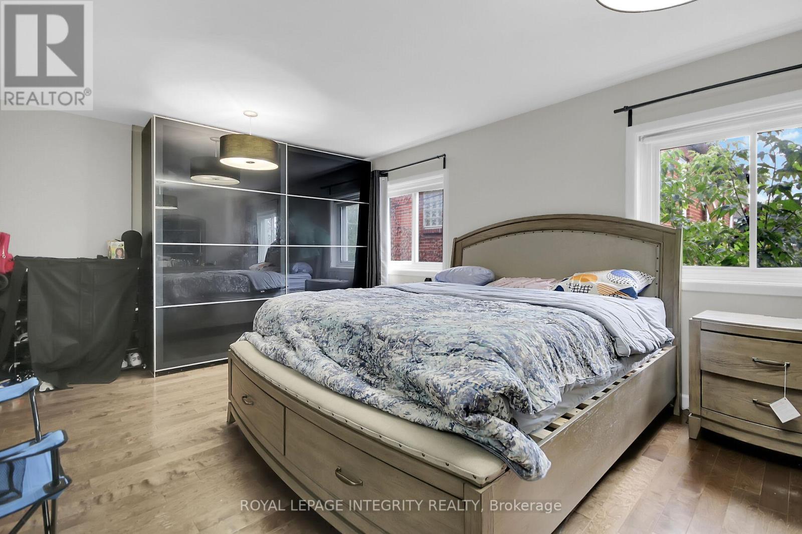 Photo 37 of 209 Hannah Street, Ottawa ON