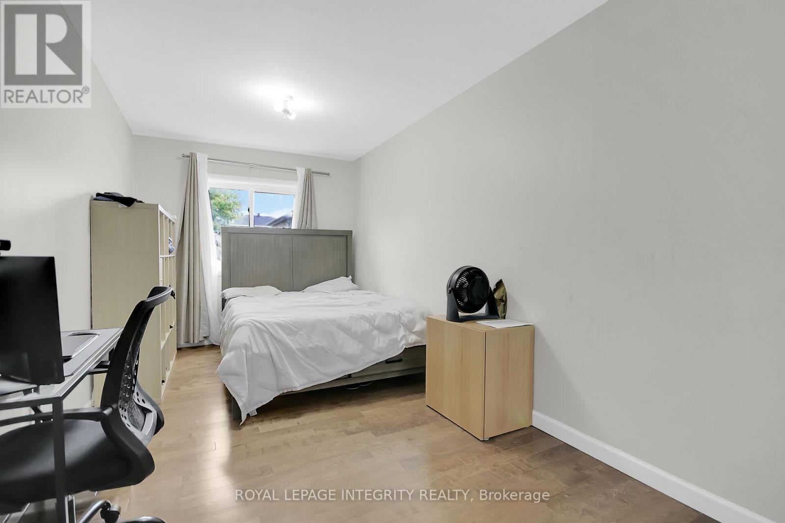 Photo 39 of 209 Hannah Street, Ottawa ON