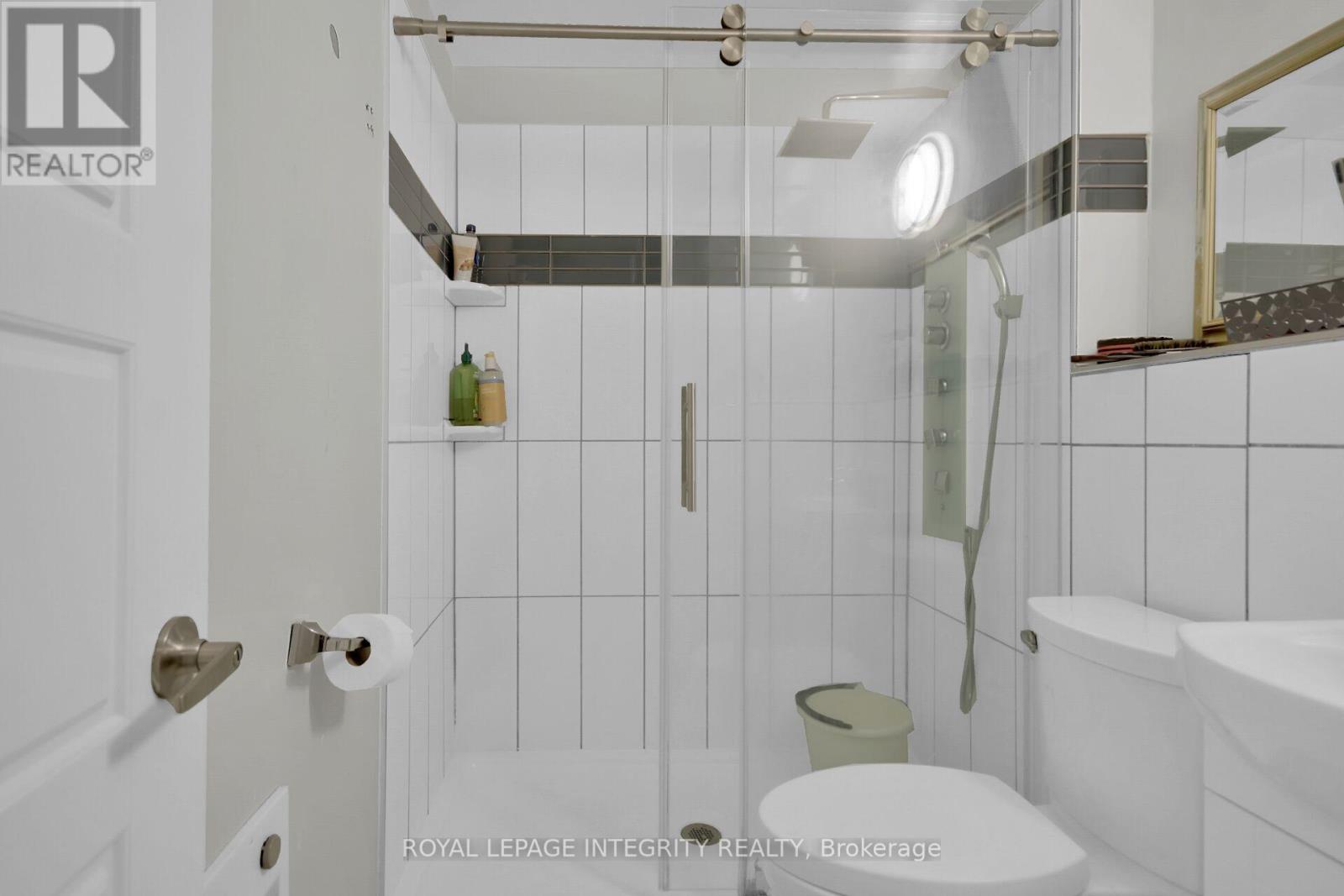 Photo 41 of 209 Hannah Street, Ottawa ON