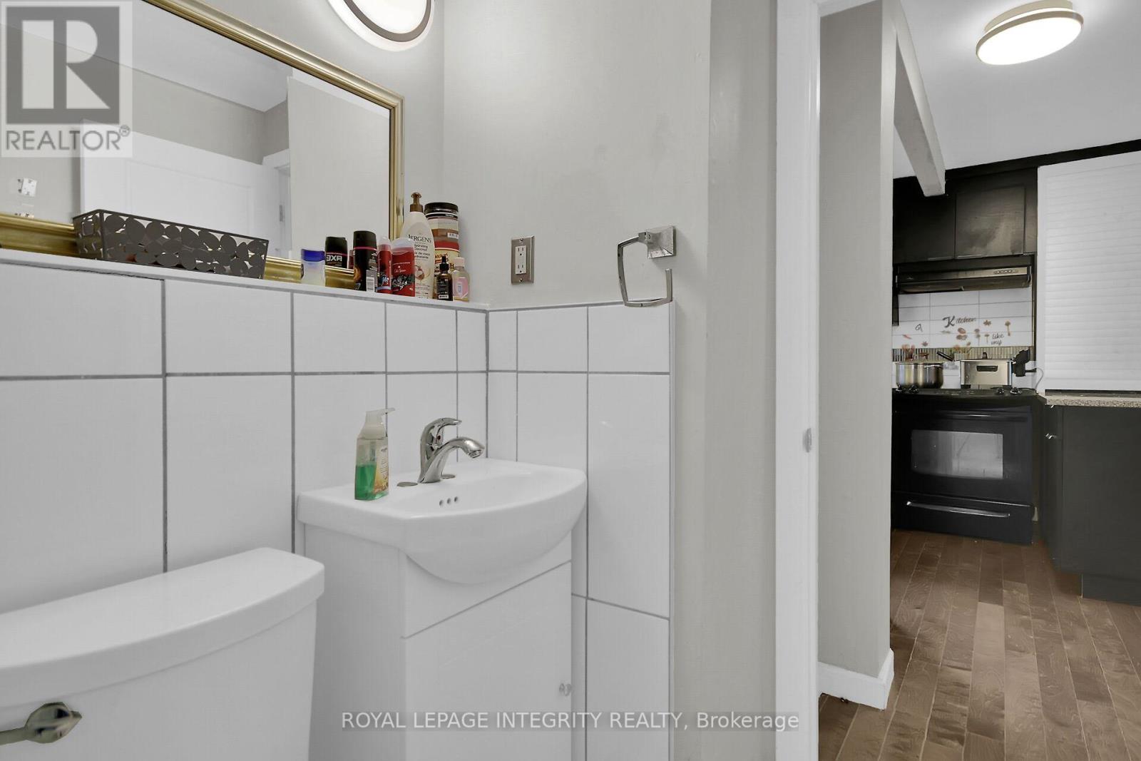 Photo 42 of 209 Hannah Street, Ottawa ON