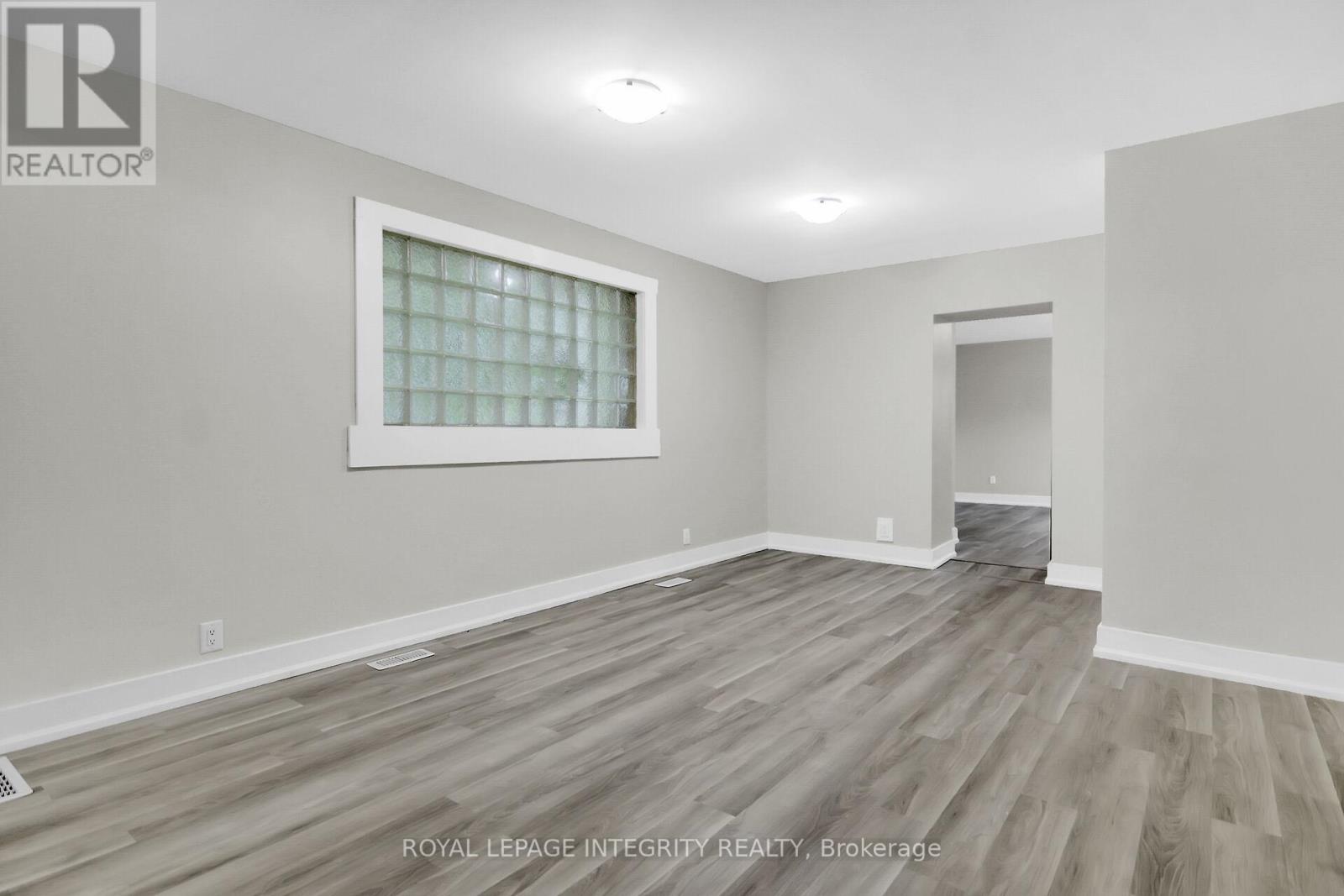 Photo 7 of 209 Hannah Street, Ottawa ON