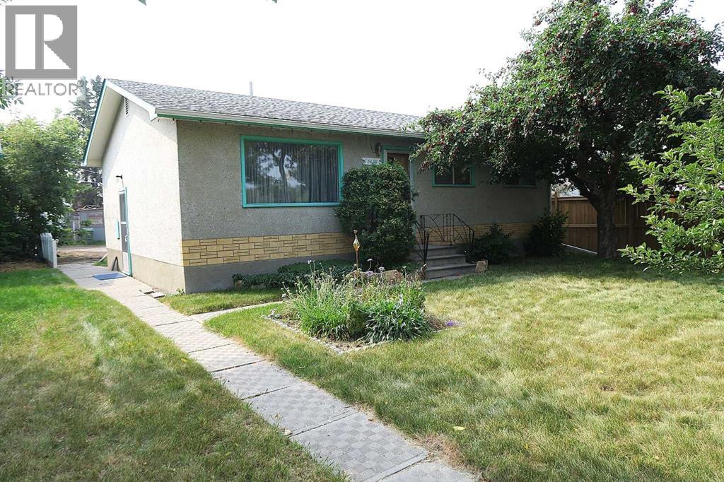 2429 Holly Drive SE, Calgary, Alberta