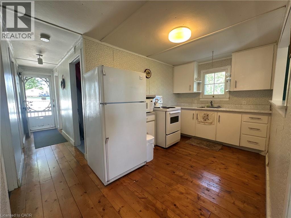 Photo 16 of 88 Erie Boulevard, Long Point ON