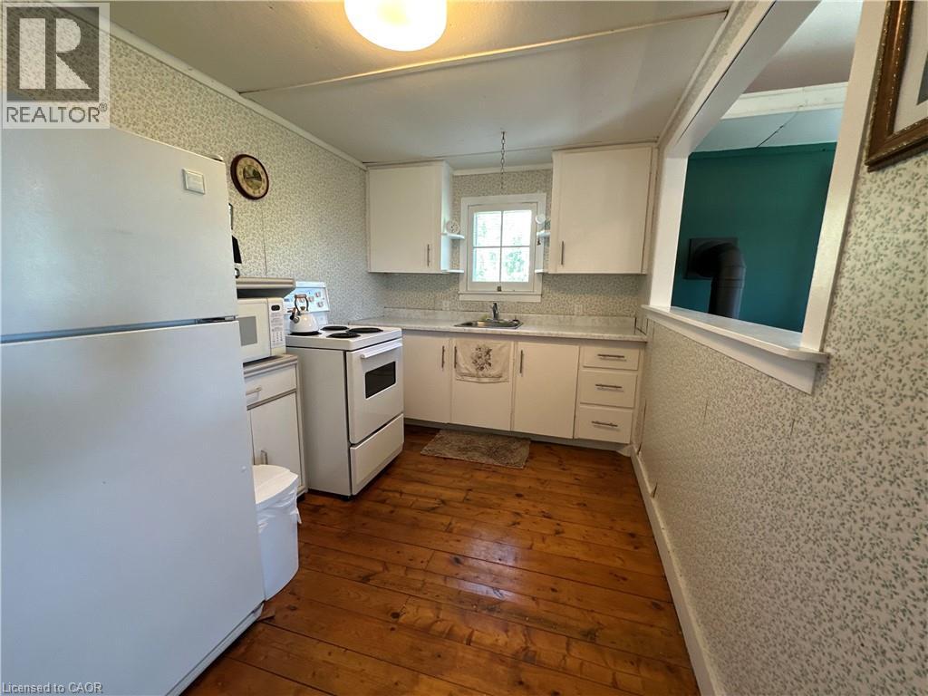 Photo 17 of 88 Erie Boulevard, Long Point ON