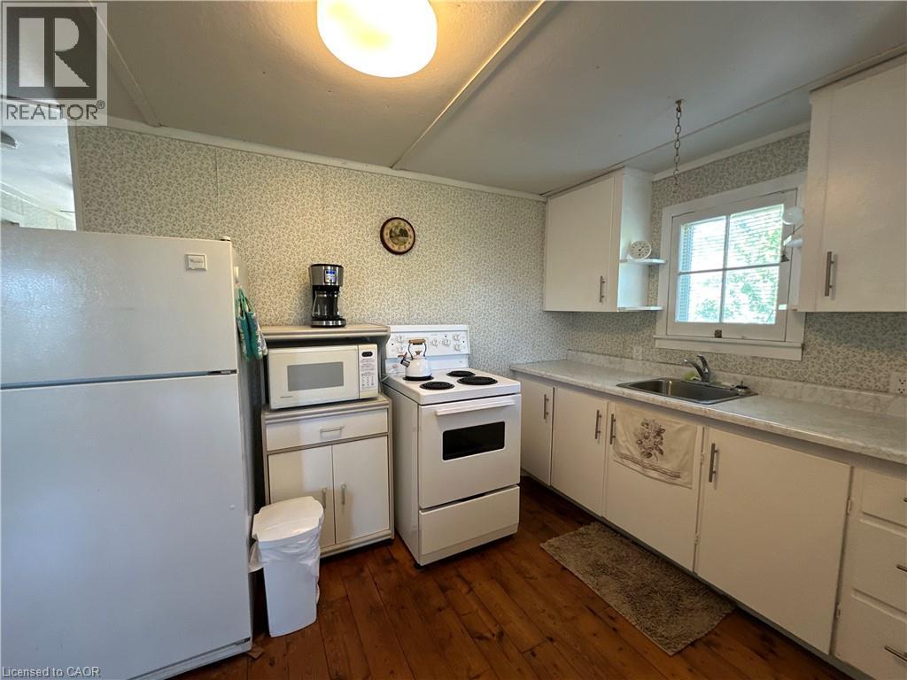 Photo 18 of 88 Erie Boulevard, Long Point ON