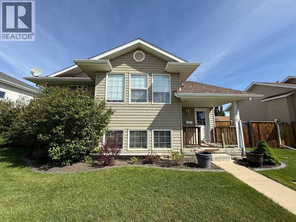Photo 1 of 5910 61 Avenue, Ponoka AB