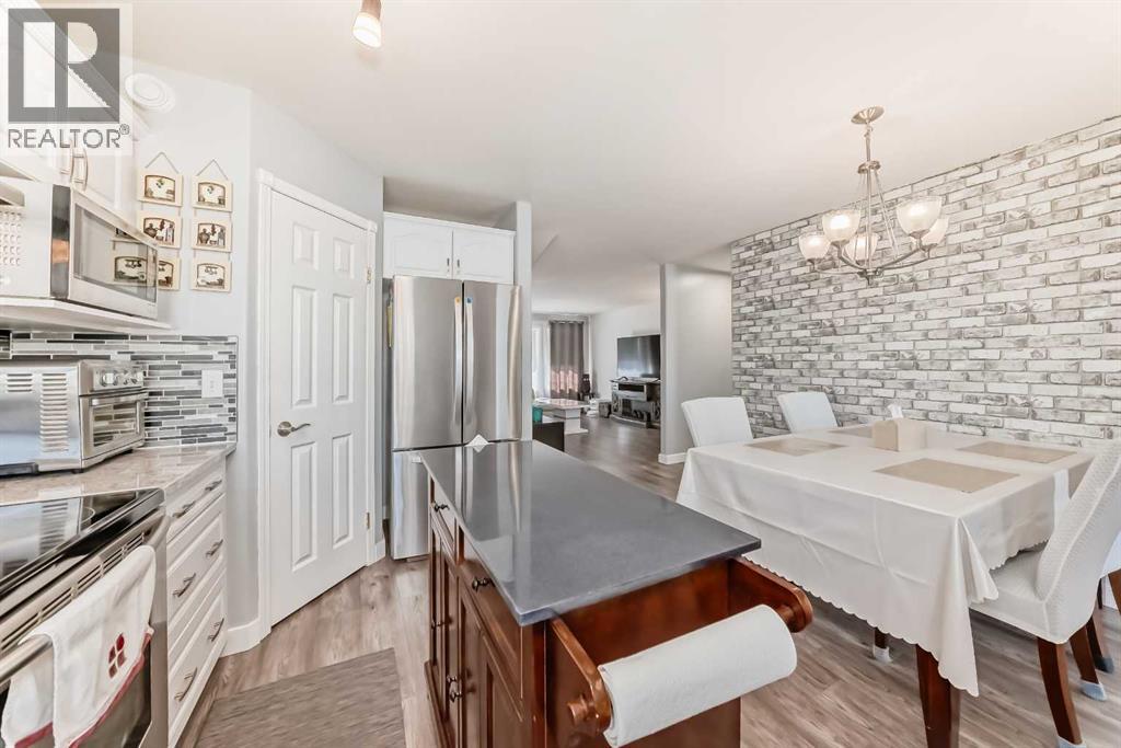 Photo 5 of 5910 61 Avenue, Ponoka AB