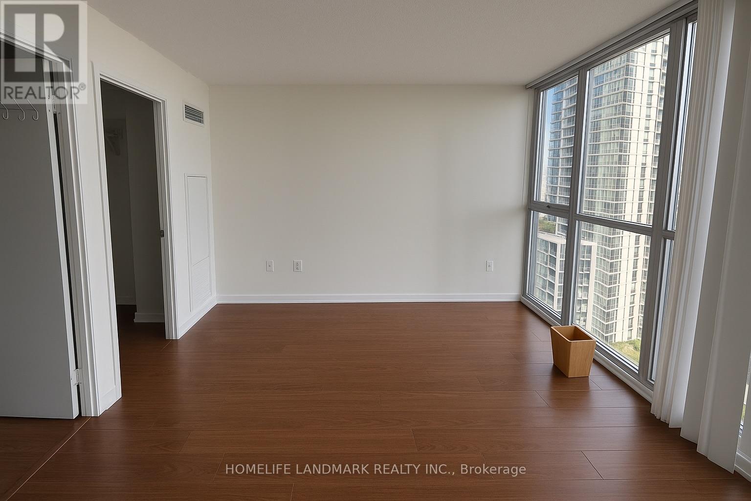 Photo 9 of 1106 85 Queens Wharf Road, Toronto ON