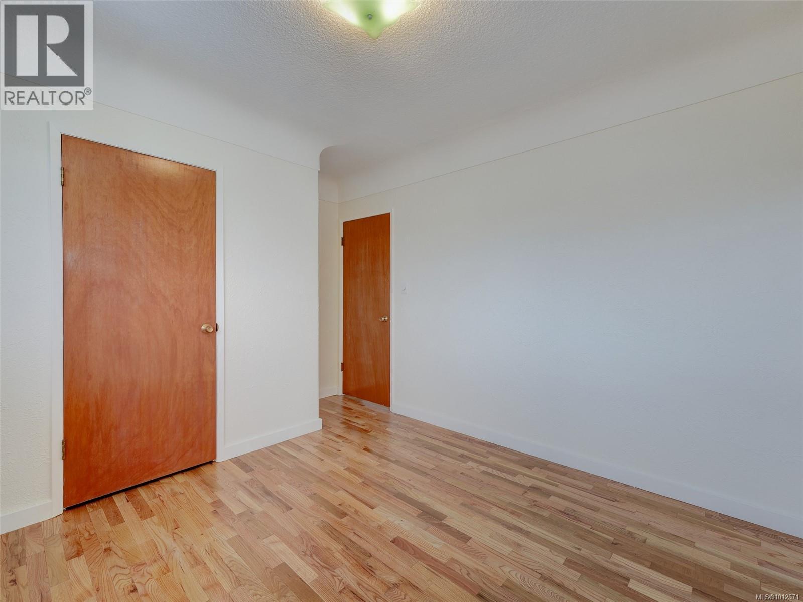 Photo 21 of 1005 Lodge Ave, Saanich BC