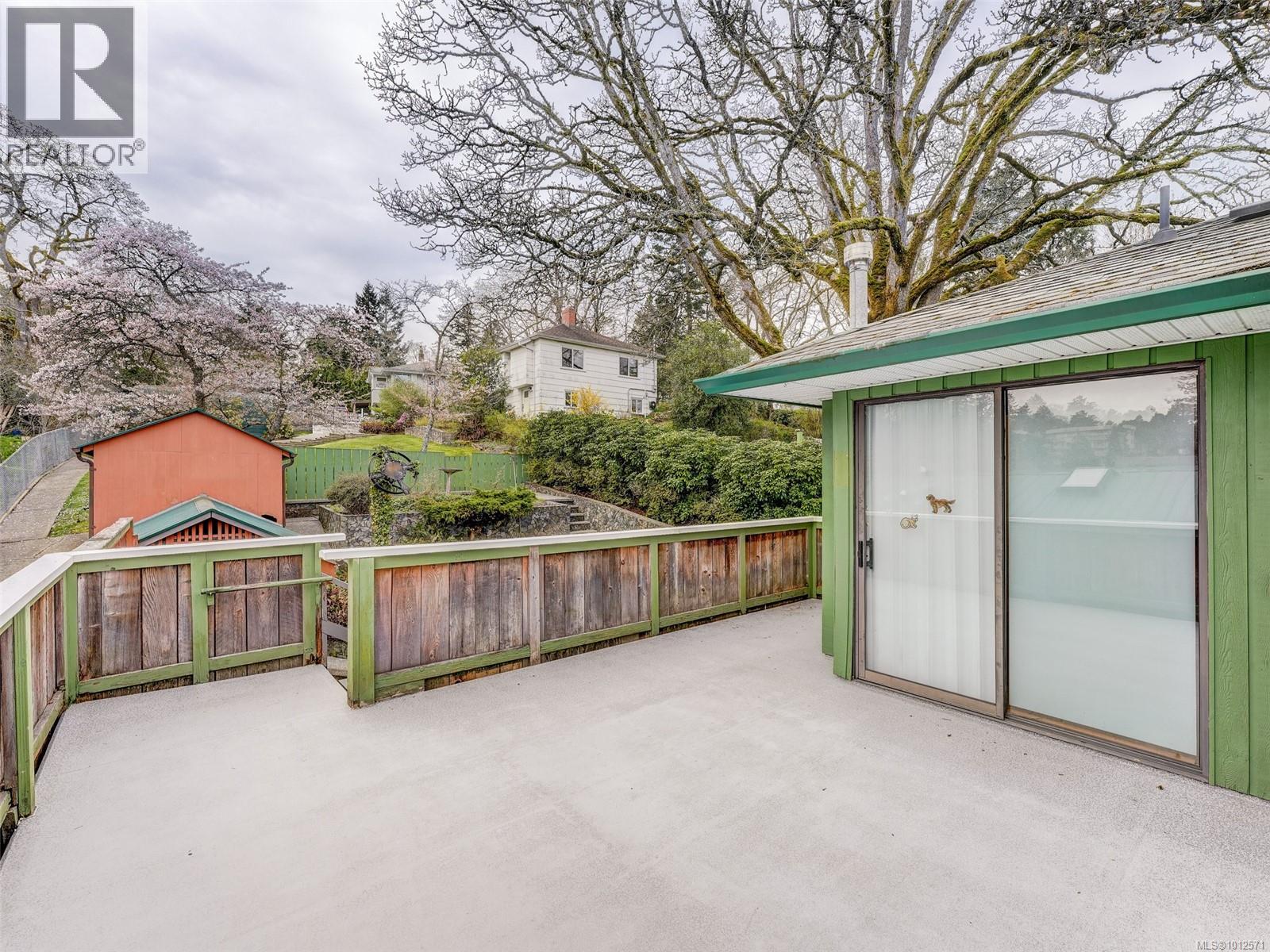 Photo 29 of 1005 Lodge Ave, Saanich BC