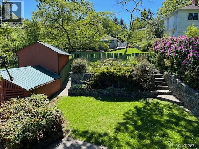 Photo 30 of 1005 Lodge Ave, Saanich BC