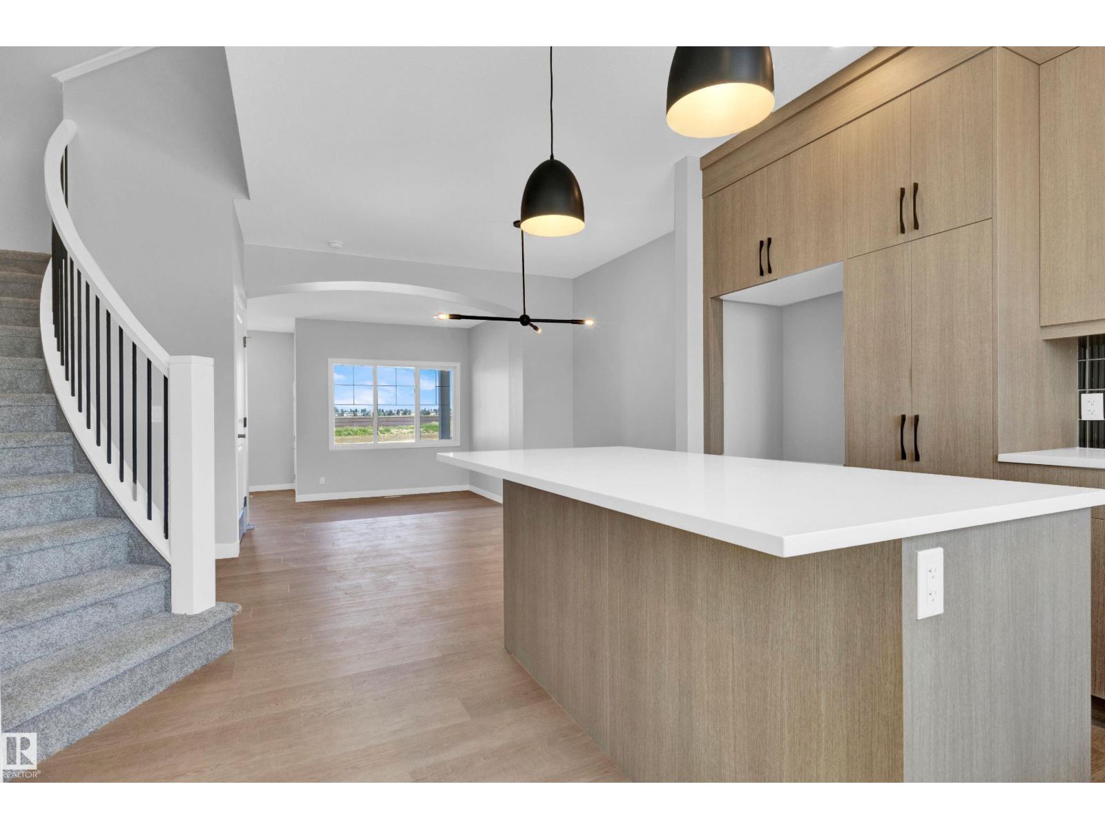 Photo 2 of 266 Paterson Li Sw, Edmonton AB
