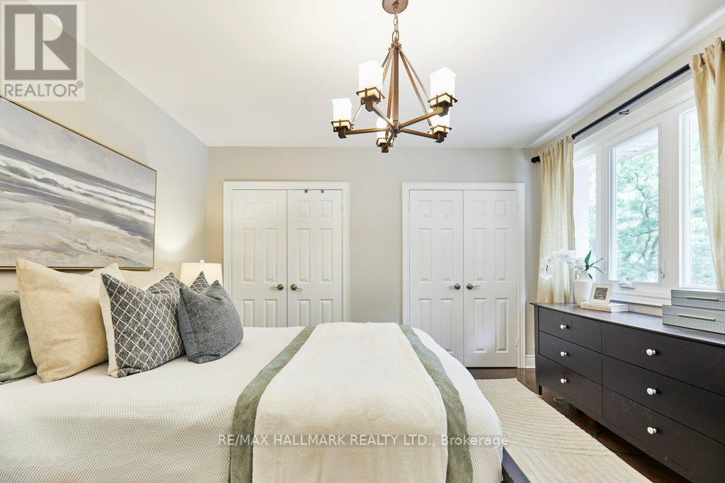 Photo 23 of 10 Glentworth Road, Toronto ON