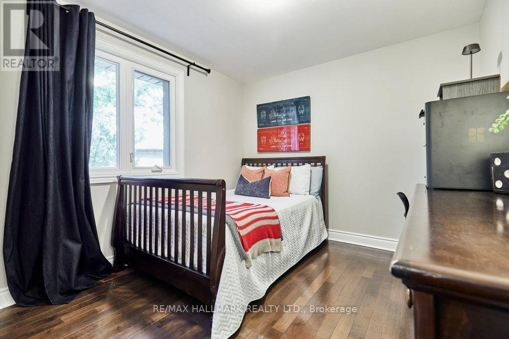 Photo 30 of 10 Glentworth Road, Toronto ON