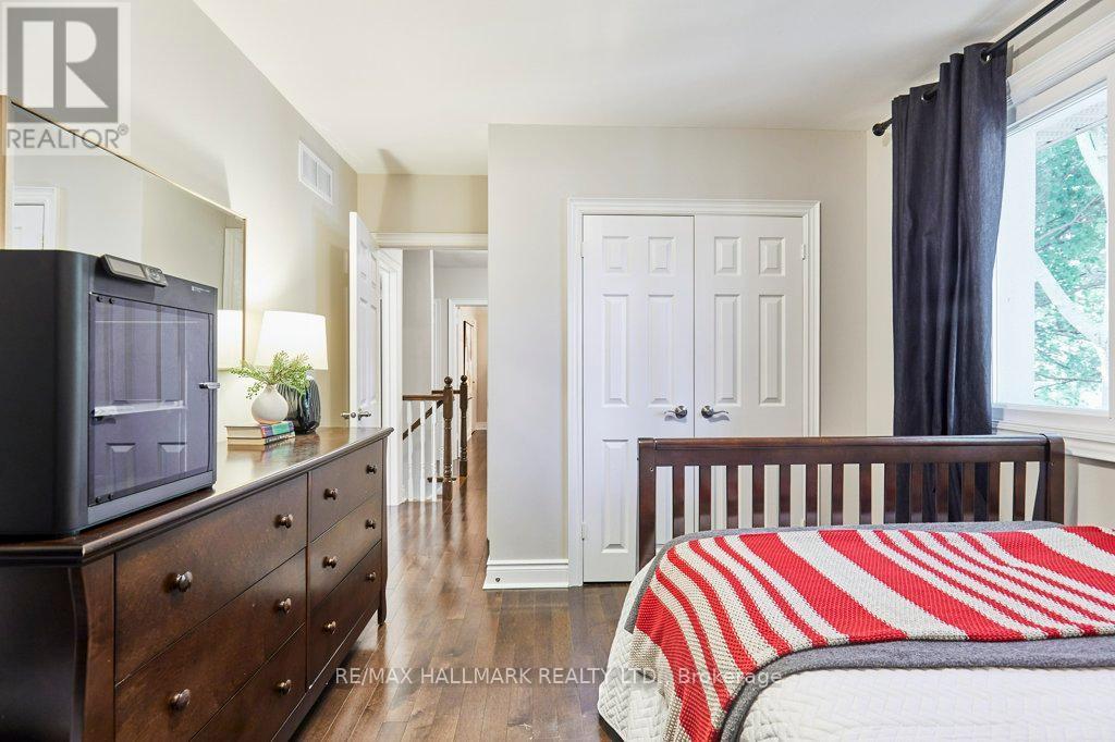 Photo 31 of 10 Glentworth Road, Toronto ON
