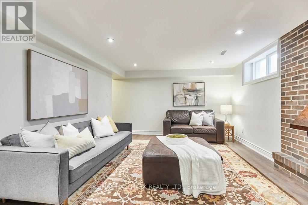Photo 33 of 10 Glentworth Road, Toronto ON