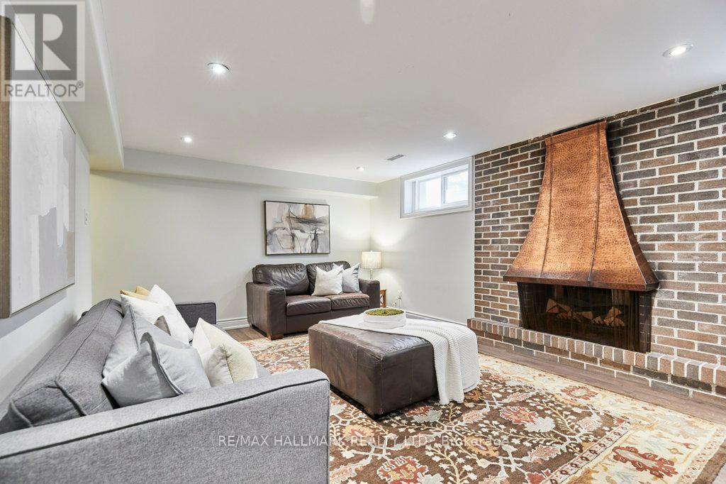 Photo 34 of 10 Glentworth Road, Toronto ON
