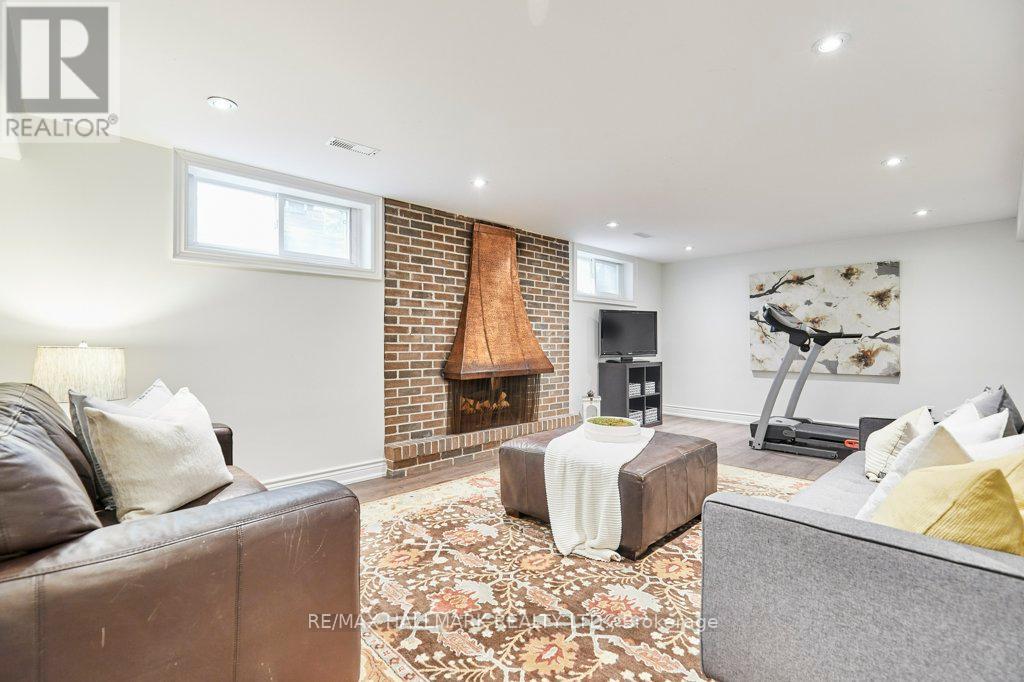 Photo 35 of 10 Glentworth Road, Toronto ON