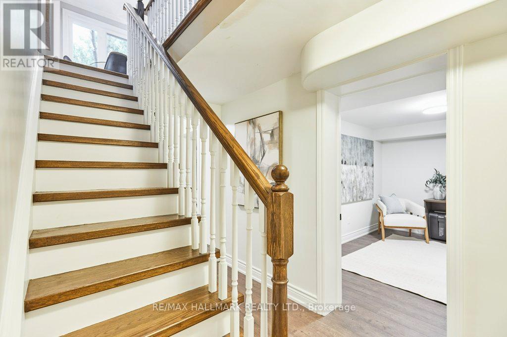Photo 37 of 10 Glentworth Road, Toronto ON