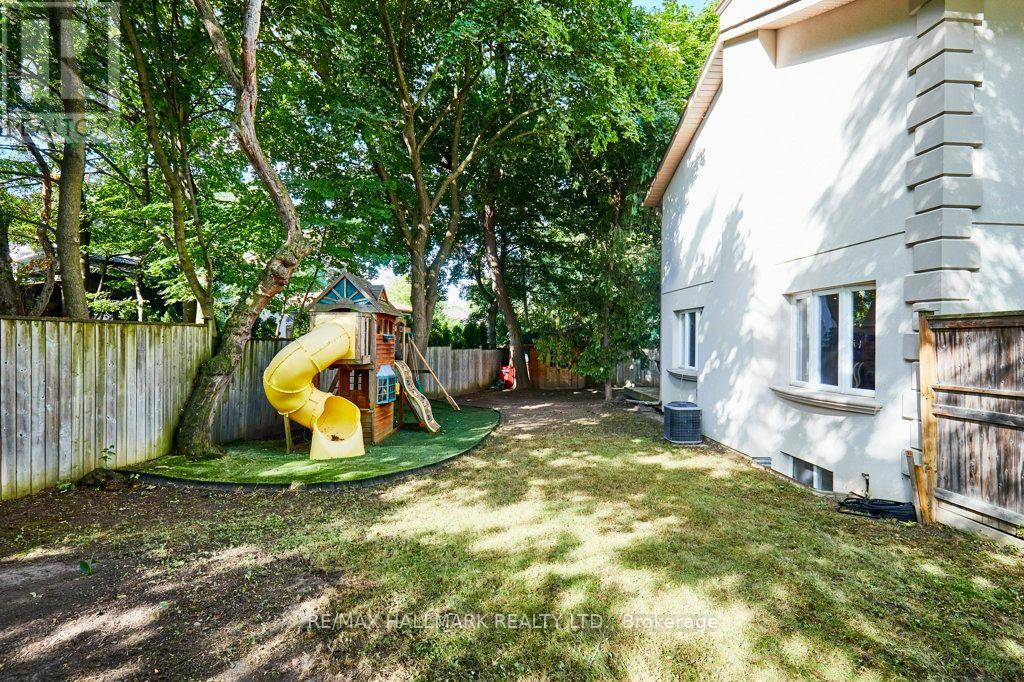 Photo 41 of 10 Glentworth Road, Toronto ON