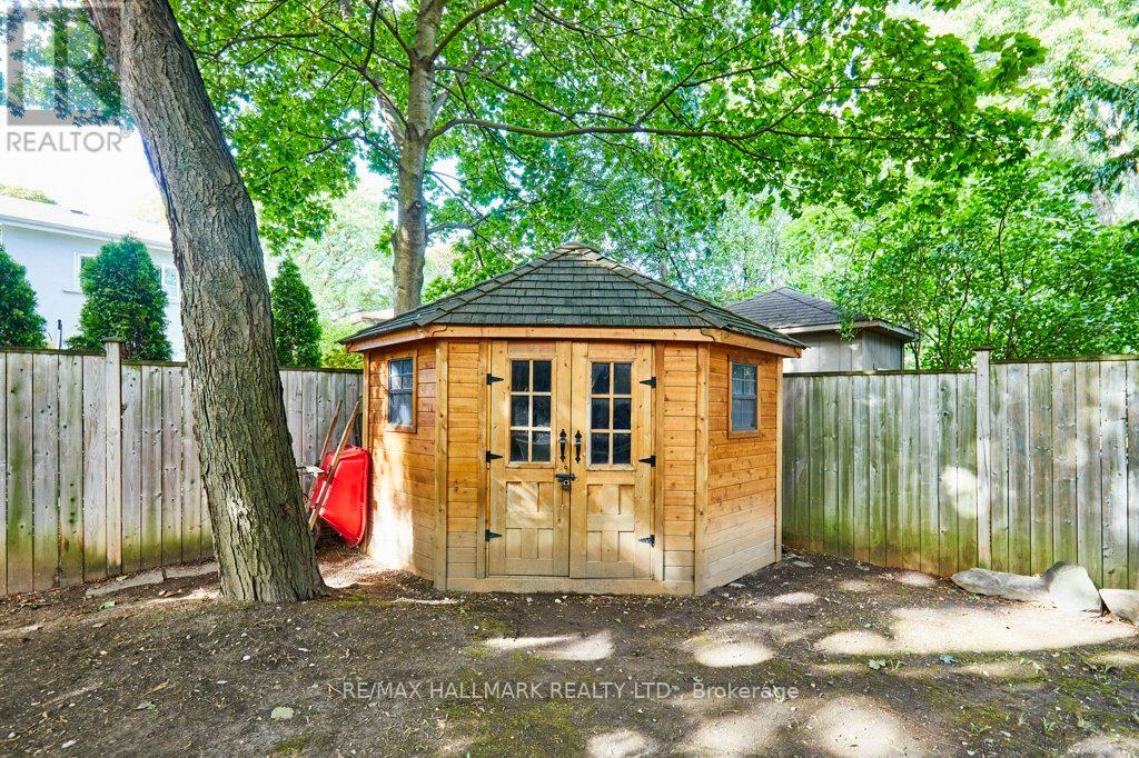 Photo 42 of 10 Glentworth Road, Toronto ON