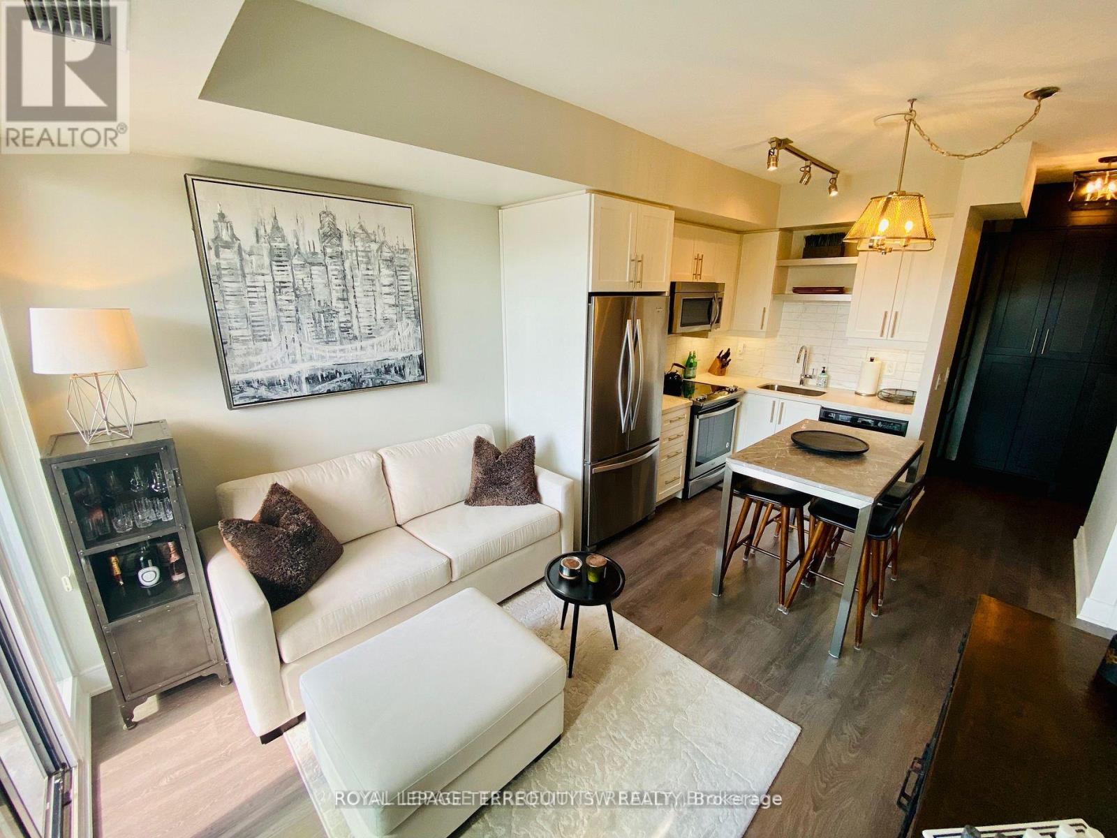 Photo 14 of Lph 28 525 Adelaide Street W, Toronto ON