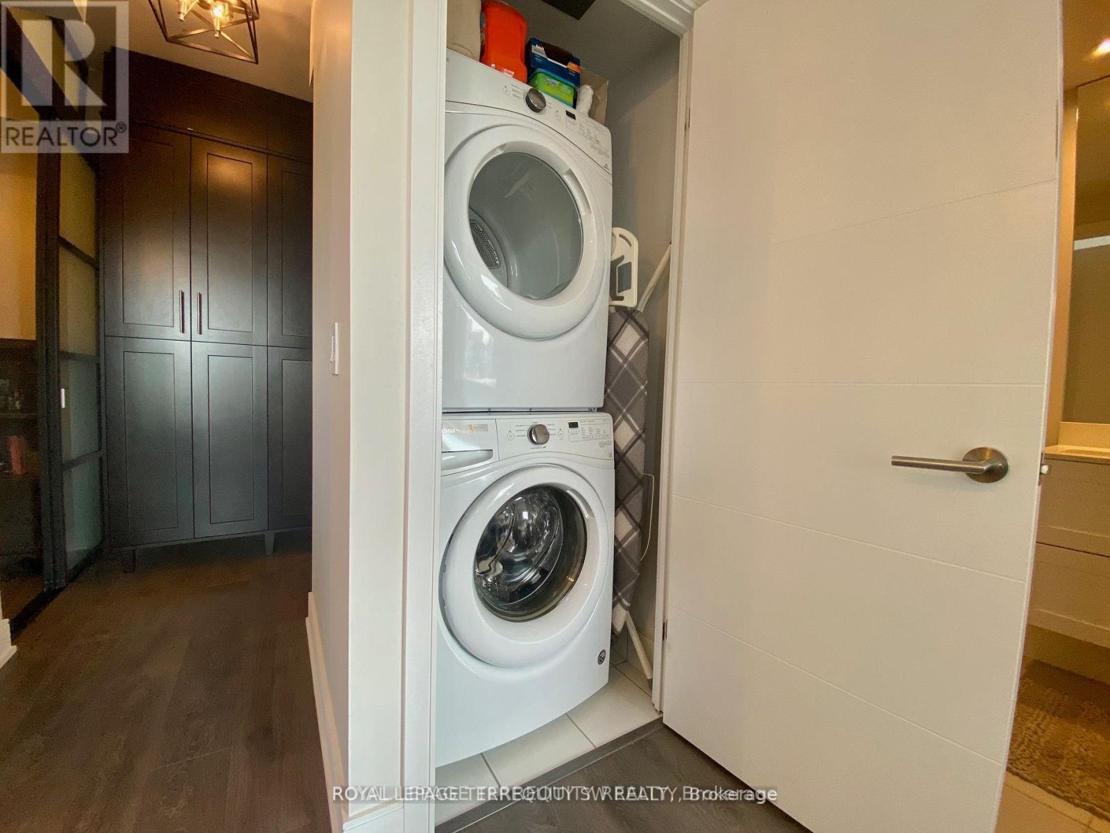 Photo 15 of Lph 28 525 Adelaide Street W, Toronto ON