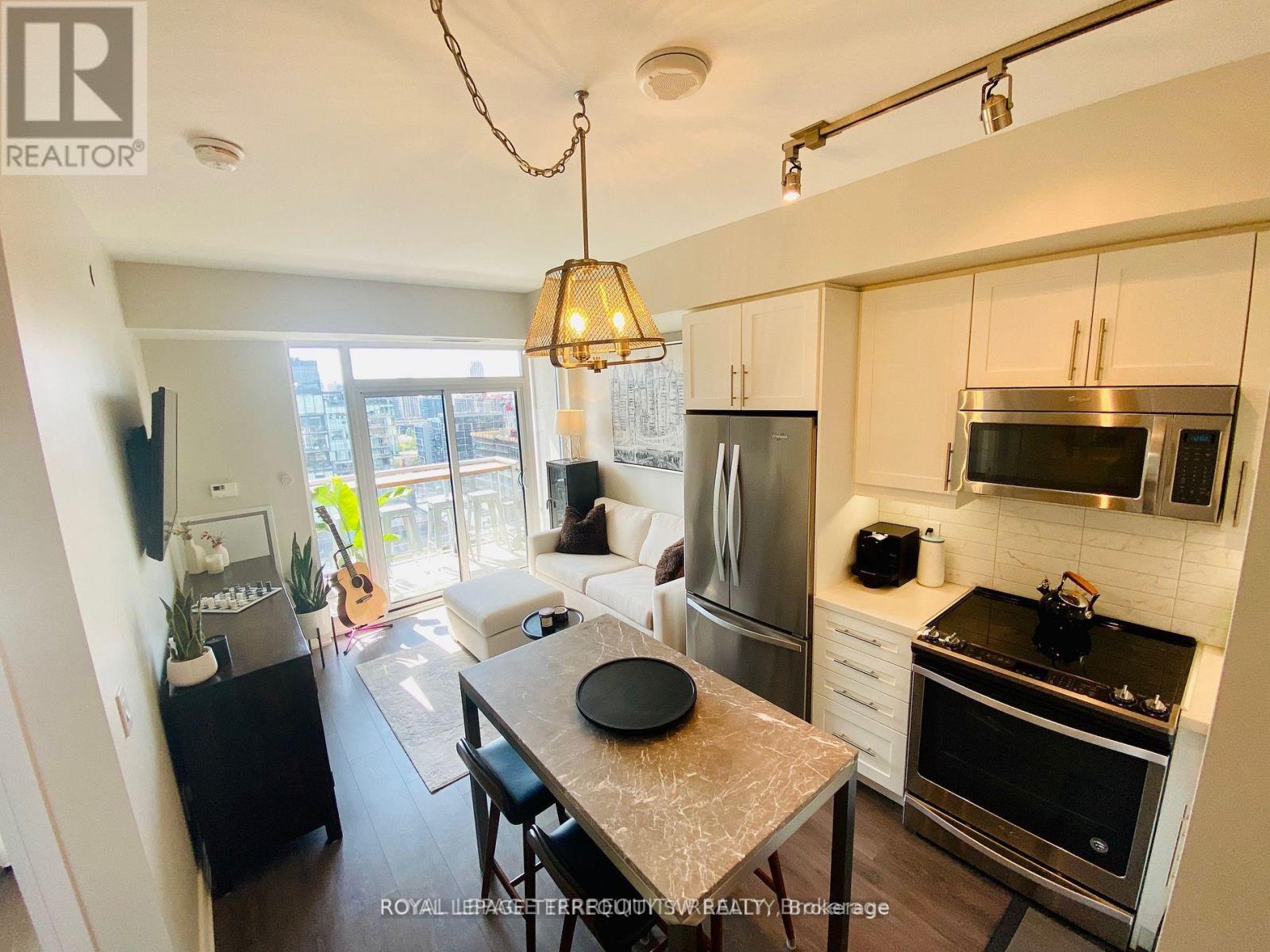 Photo 2 of Lph 28 525 Adelaide Street W, Toronto ON