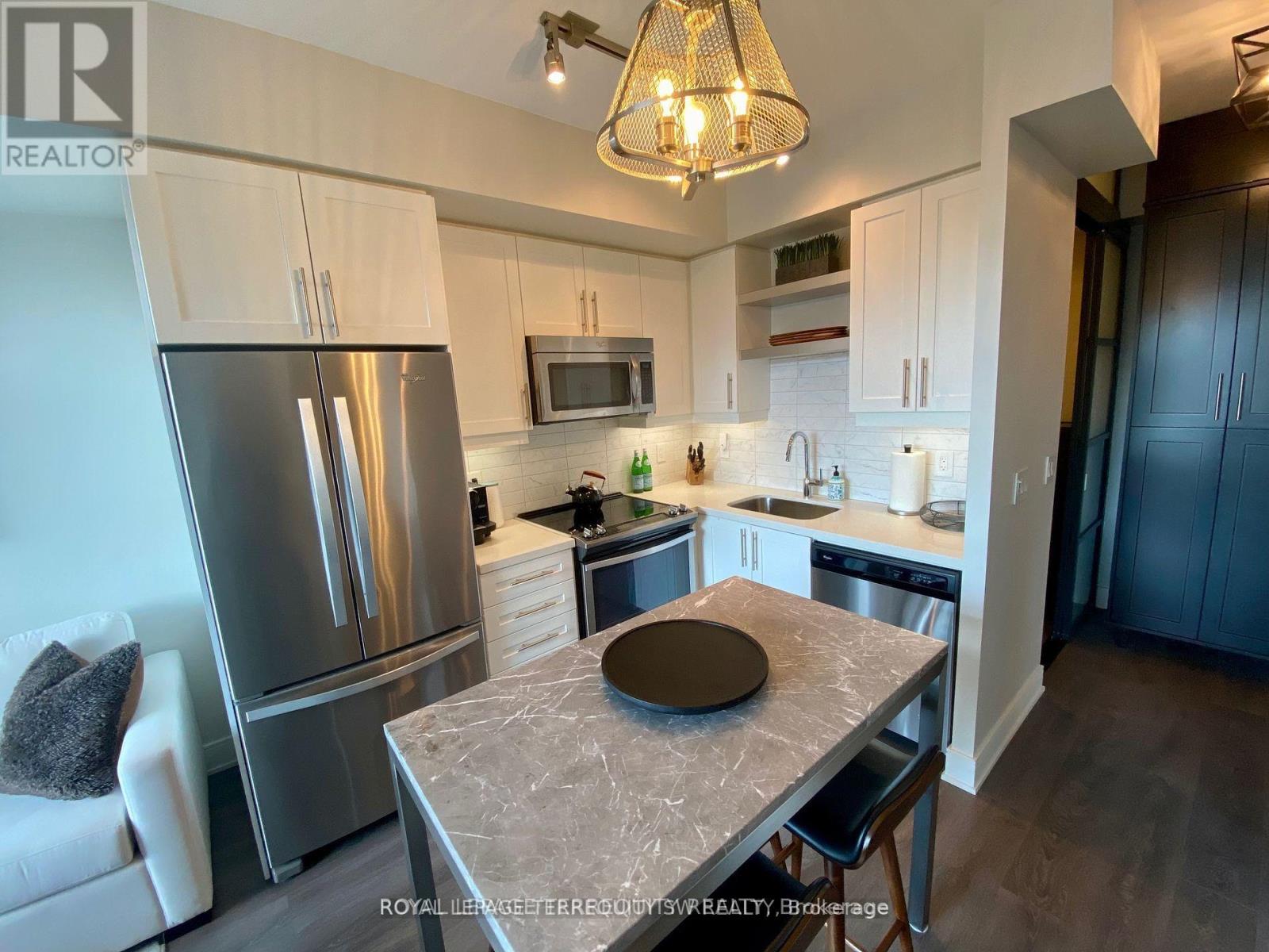 Photo 3 of Lph 28 525 Adelaide Street W, Toronto ON
