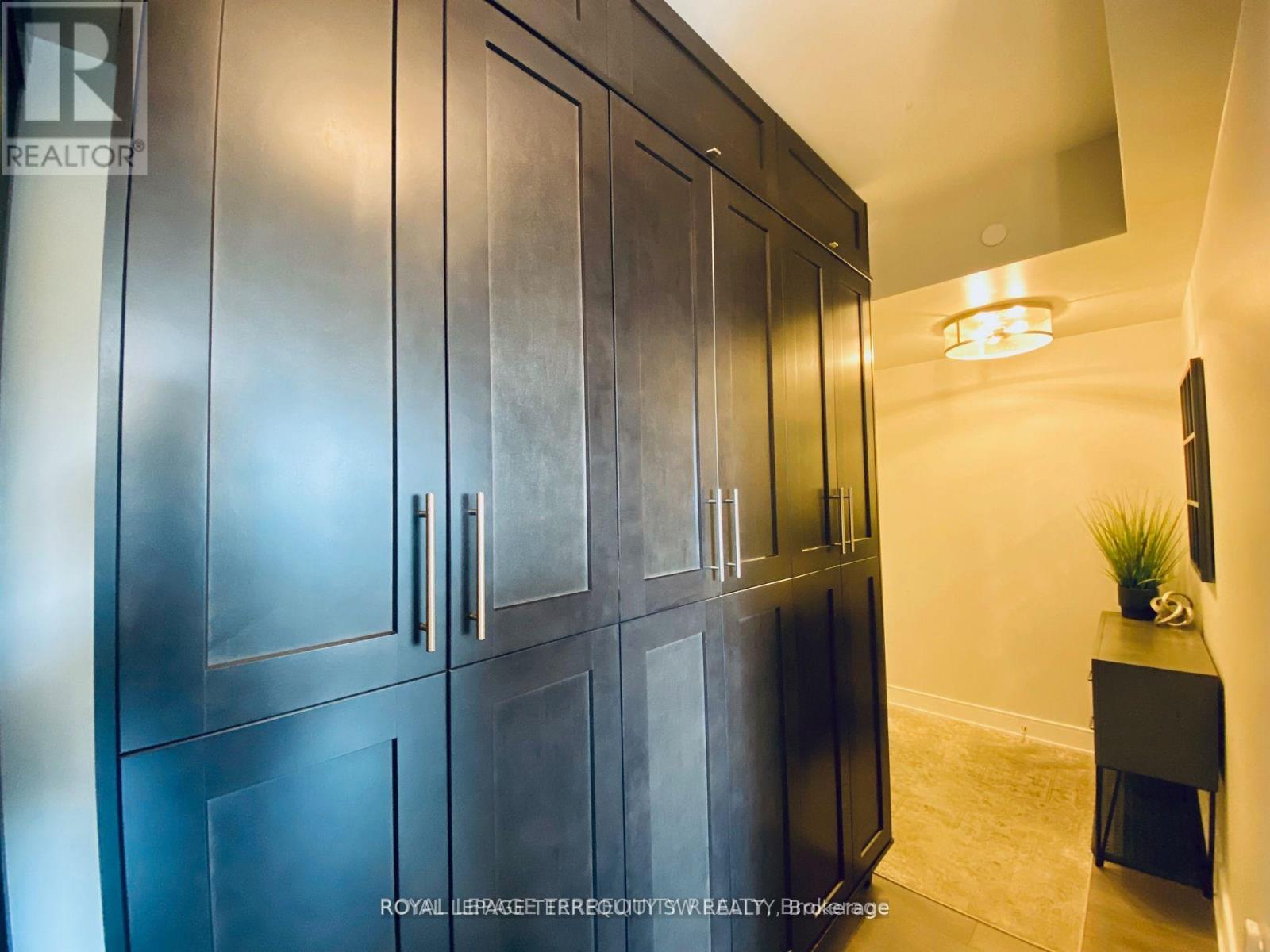 Photo 7 of Lph 28 525 Adelaide Street W, Toronto ON