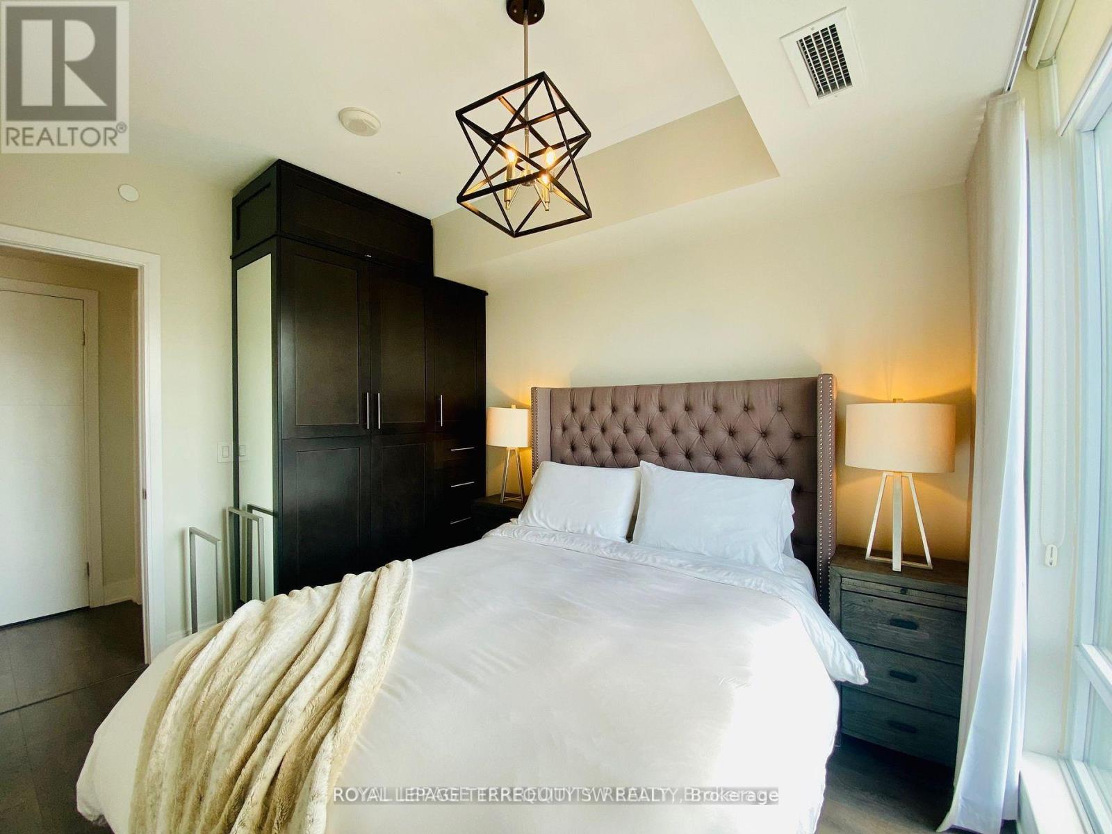 Photo 9 of Lph 28 525 Adelaide Street W, Toronto ON