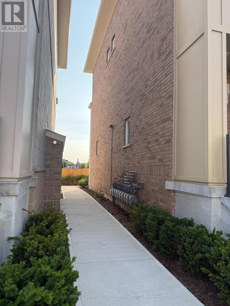 Photo 16 of 4 465 Beresford Path, Oshawa ON