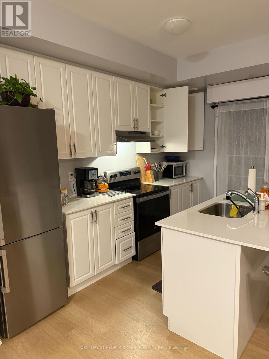 Photo 5 of 4 465 Beresford Path, Oshawa ON
