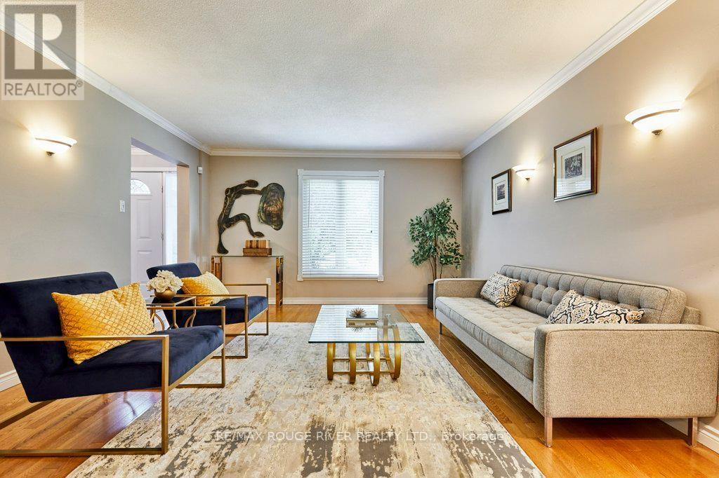 Photo 11 of 14 Karen Ann Crescent, Toronto ON
