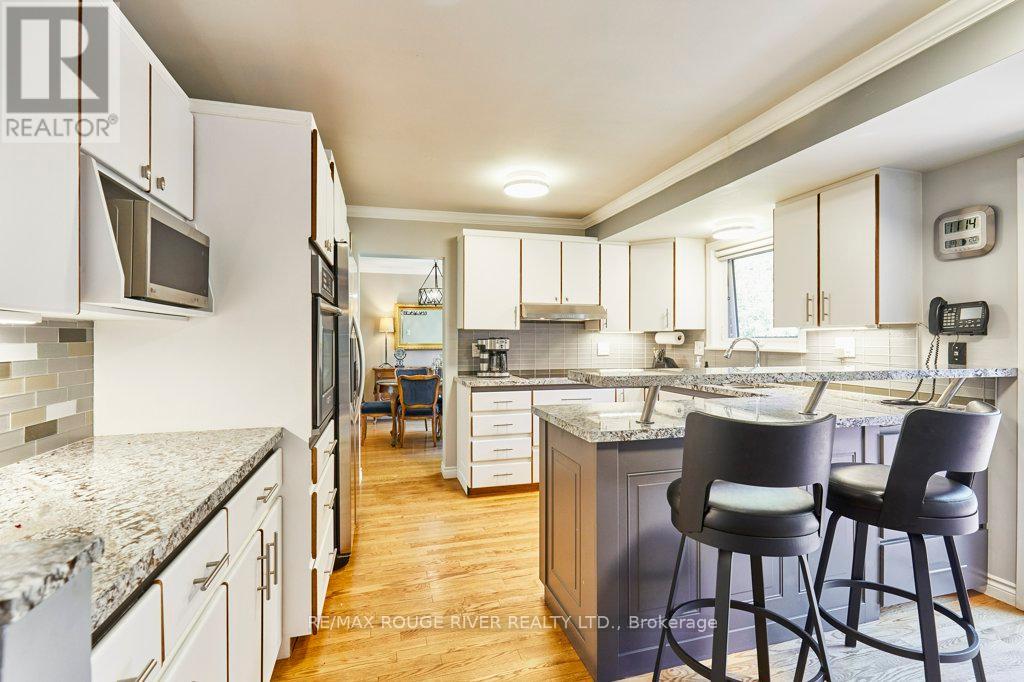 Photo 13 of 14 Karen Ann Crescent, Toronto ON