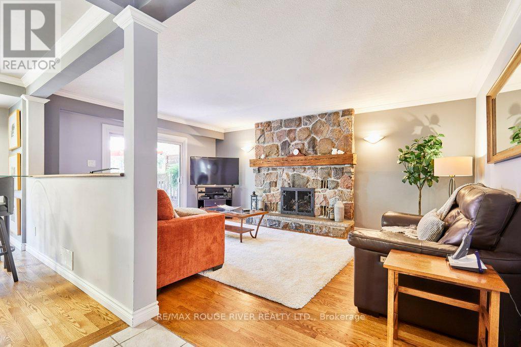 Photo 16 of 14 Karen Ann Crescent, Toronto ON