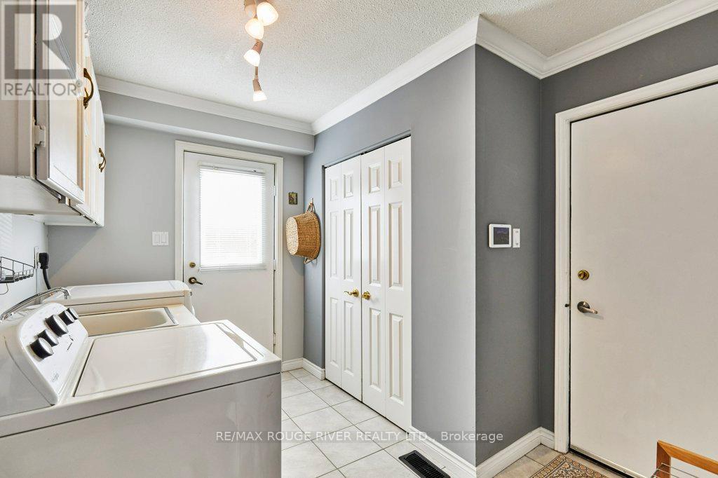 Photo 20 of 14 Karen Ann Crescent, Toronto ON