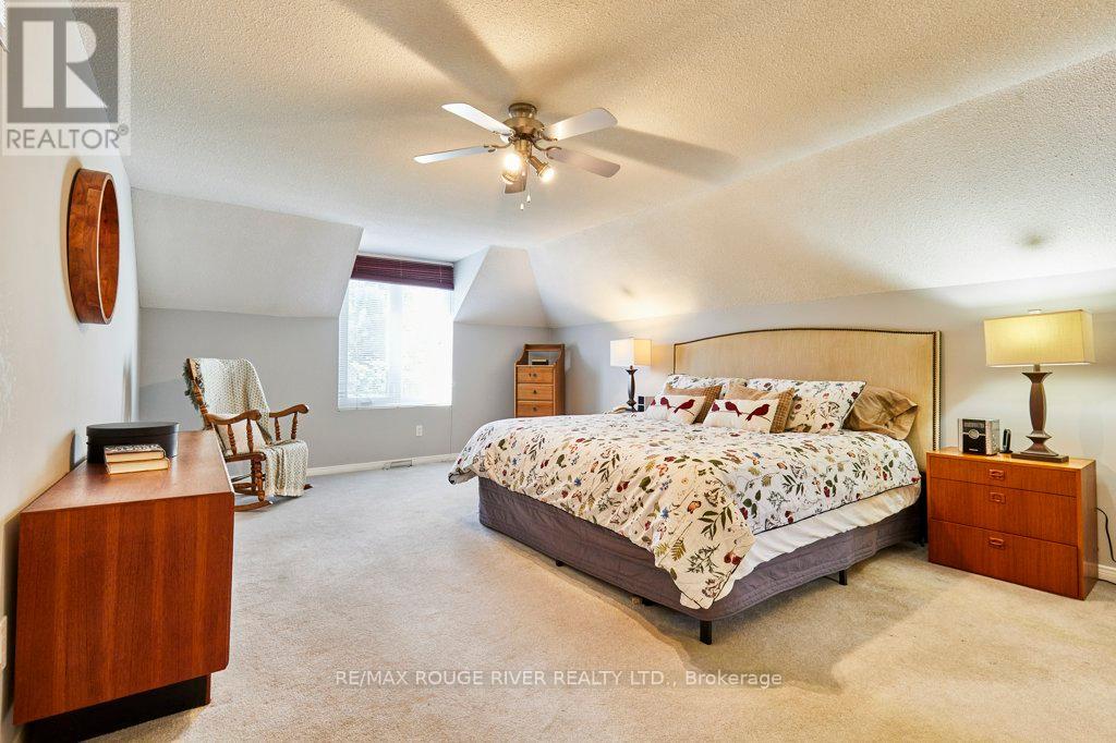 Photo 25 of 14 Karen Ann Crescent, Toronto ON