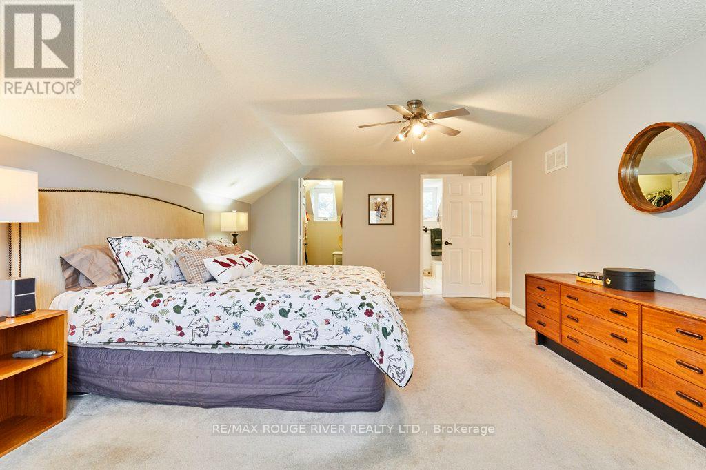 Photo 26 of 14 Karen Ann Crescent, Toronto ON