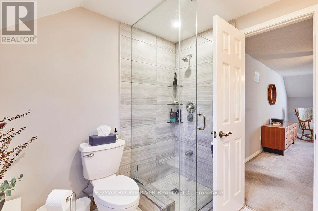 Photo 28 of 14 Karen Ann Crescent, Toronto ON